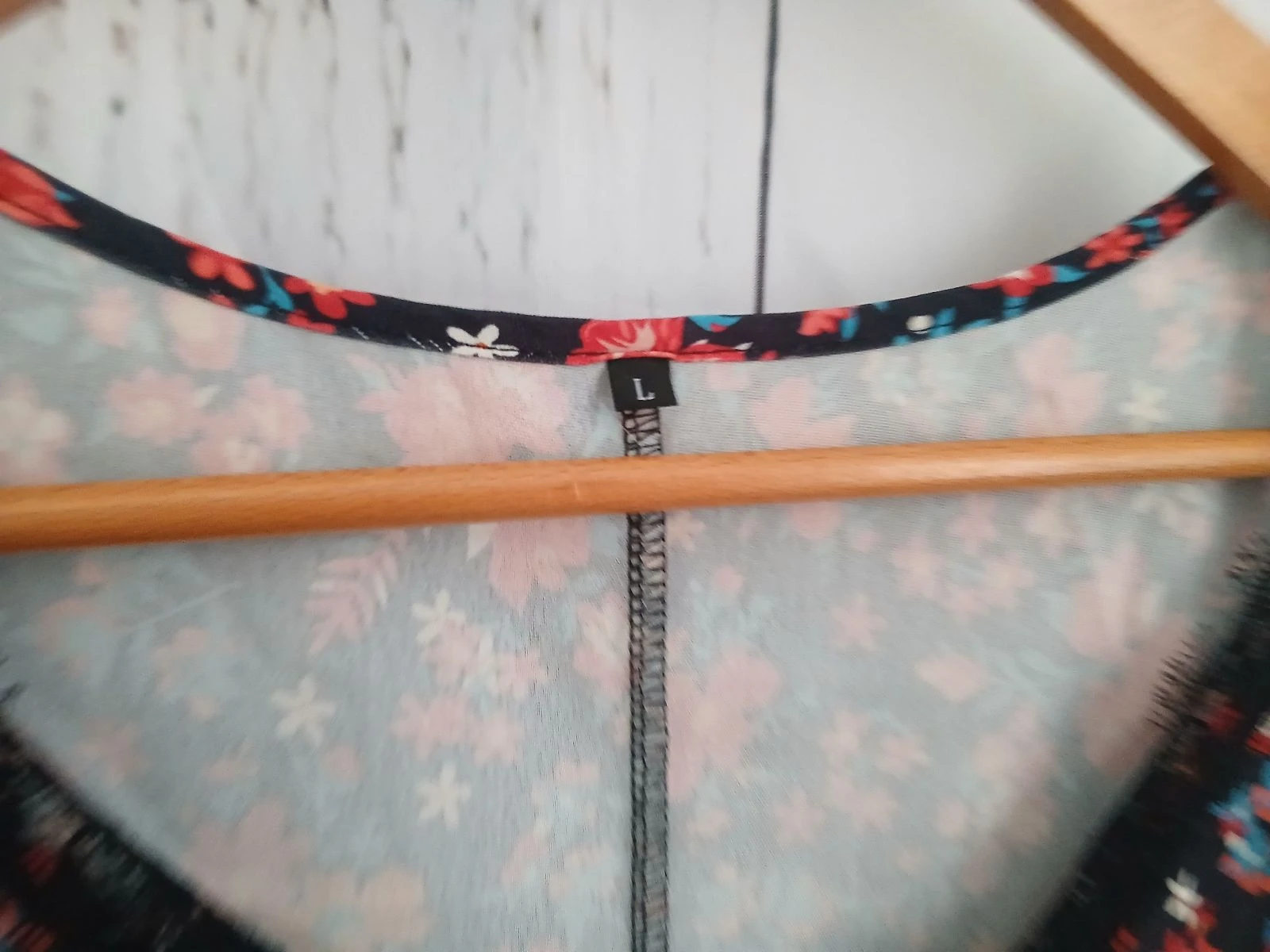 Top fluido con estampado floral estilo bohemio con detalles de encaje – Talla L – photo 2